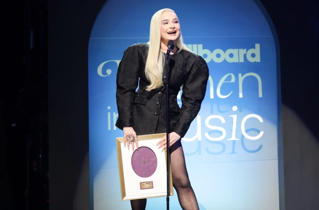 Kim Petras Billboard Woman in Music Awards 2023 - Revista Enredarte