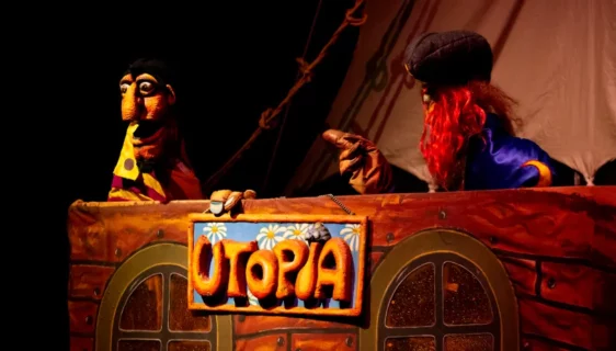 Piratas y utopías con la obra de títeres “El Dulce Encanto de la Isla Acracia” - Revista Enredarte