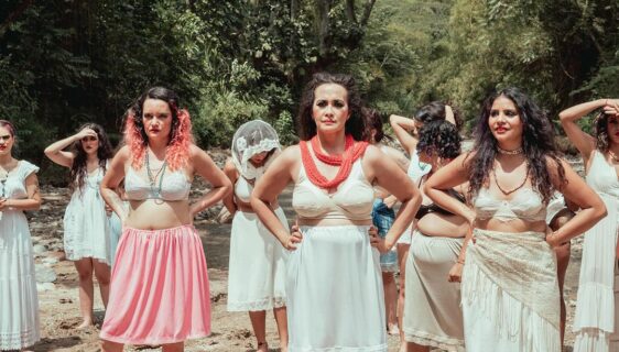 El arte reivindicando la historia de las mujeres: La Batucada Guaricha y su canción “La Putana” - Revista Enredarte